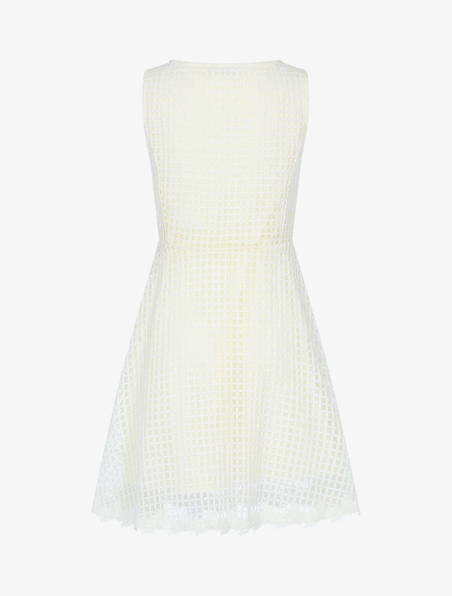 Robe à Broderies Et Bord En Dentelle Festonnée - Beige 4 Robe à Broderies Et Bord En Dentelle Festonnée - Beige – Image 2